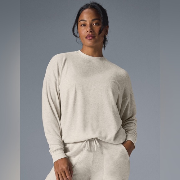SUPER RARE! 🦄 NWT ALO Yoga Soho Pullover L Oatmeal Heather - Picture 1 of 10